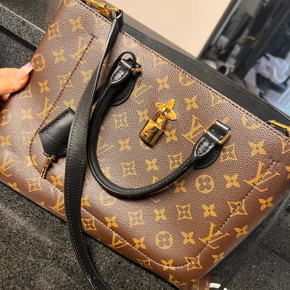Louis Vuitton Hand Bag Authentic - Picture 1 of 5